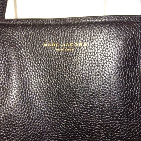 NEW Marc Jacobs Leather Tote, Inside Zip Pocket - Picture 2 of 3